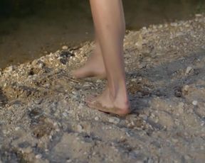 Zoe Duchesne - In America s01e06 (2014) celebs sexy video