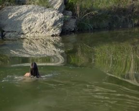 Zoe Duchesne - In America s01e06 (2014) celebs sexy video