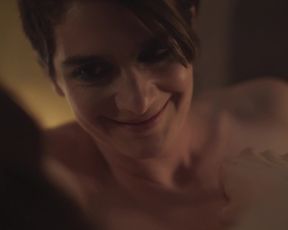 Gaby Hoffmann nude, Carrie Brownstein - Transparent_s02e03 (2015)