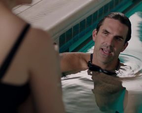 Melanie Lynskey sexy - Goodbye_to_All_That (2014)