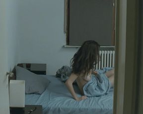 Diana Avramut - Cand se Lasa Seara peste Bucuresti sau Metabolism (2013) celebrity topless scenes