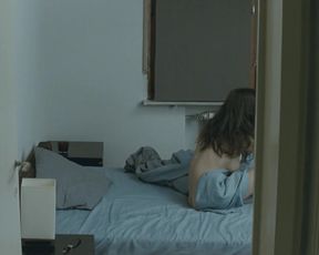 Diana Avramut - Cand se Lasa Seara peste Bucuresti sau Metabolism (2013) celebrity topless scenes