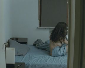 Diana Avramut - Cand se Lasa Seara peste Bucuresti sau Metabolism (2013) celebrity topless scenes