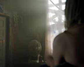 Yana Gold (Yana Guitberg) - Bitten s01e01 (2014) celebrity sexy video