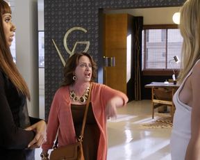 Leslie_Bibb_-_Salem_Rogers_s01e01 (2015)