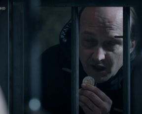 Katerina Janeckova - Labyrint s01e05-06 (2015) actress nude scene