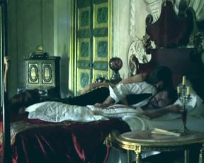 Lola Duenas - Stella cadente (2014) celebrity nude videos