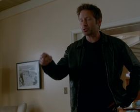 Diana_Terranova__Kelen_Coleman_-_Californication_s07e12 (2014)