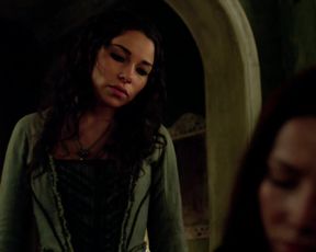 Lise_Slabber__Jessica_Parker_Kennedy__Clara_Paget_-_Black_Sails_s02e01 (2014)