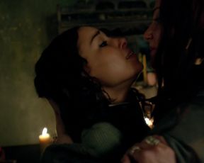 Lise_Slabber__Jessica_Parker_Kennedy__Clara_Paget_-_Black_Sails_s02e01 (2014)