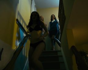 Zoe_Cleland_-_How_to_Plan_an_Orgy_in_a_Small_Town (2015) Hot Actress