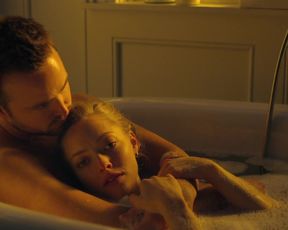 Amanda Seyfried nude - Fathers_and_Daughters (2015)