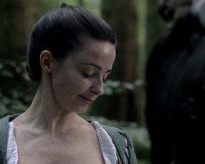 Laura Donnelly - Outlander s01e14 (2015) celeb naked