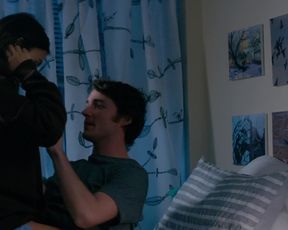 Victoria_Justice_-_Naomi_and_Ely_s_No_Kiss_List (2015)