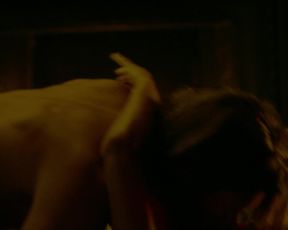 Laura_Vandervoort_-_Bitten_s01e09 (2014)