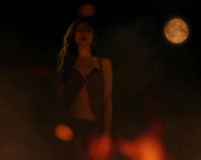 Eiza Gonzalez, Elle LaMont, and other - From Dusk Till Dawn s01e06 (2014) celebs naked