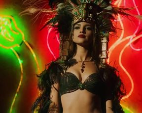 Eiza Gonzalez, Elle LaMont, and other - From Dusk Till Dawn s01e06 (2014) celebs naked