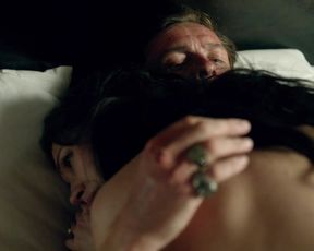 Louise Barnes, Jessica Parker Kennedy – Black Sails s01e04 (2014) celebs hot movie scene