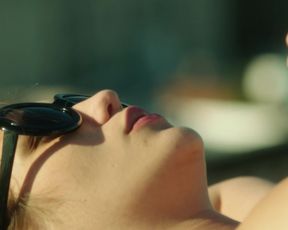 Lina Esco, Lola Kirke nude - Free_the_Nipple (2014)