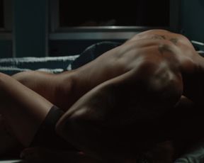 Kasia Smutniak, Carolina Crescentini - Allacciate le cinture (2014) celebs sexy video