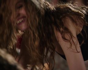 Laetitia Casta - Una Donna Per Amica (2014) actress hot scene