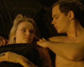 Madeline_Brewer_-_Hemlock_Grove_s02e04-07 (2014)