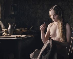 Sonja Richter, Miranda Otto - The Homesman (2014) celebs hot scene