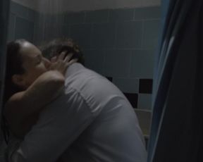 Gabriela Duarte - Ninguem Ama Ninguem... Por Mais de Dois Anos (2015) actress hot video scene