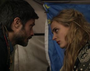 Nora Arnezeder, Lola Kirke - Mozart in the Jungle s01e09 (2014) celebrity sexy