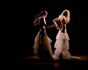 Patrícia Niedermeier, Ana Abbott - Dois Casamentos (2014) celebs nude video