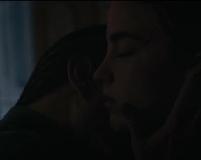 Adele Haenel – Les ogres (2015) celebrity sexy