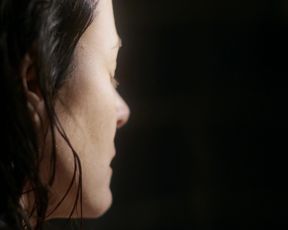 Joanna_Going__Kiele_Sanchez_-_Kingdom_s01e06 (2014)