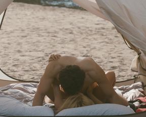 Melanie_Thierry_-_Le_regne_de_la_beaute (2014)