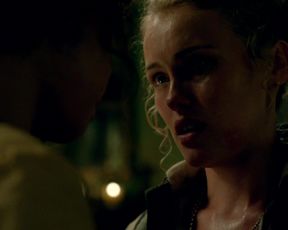 Jessica Parker Kennedy, Lise Slabber nude  - Black_Sails_s01e01 (2014)