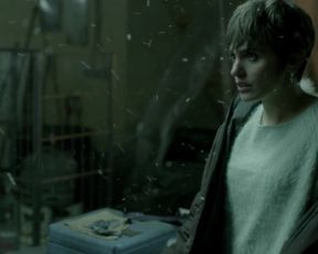 Sienna Guillory - Fortitude s01e01-02 (2015) celebs naked