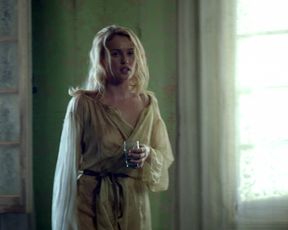 Jessica Parker Kennedy, Hannah New - Black Sails s01e02 (2014) Hot Movie Scenes hot scene