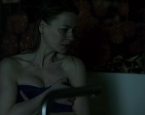 Theresa Scholze - SOKO Koln s11e02 (2014) actress nude scene