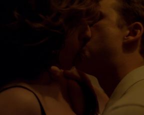 Antje Traue - Der Fall Barschel (2015) celeb topless scenes
