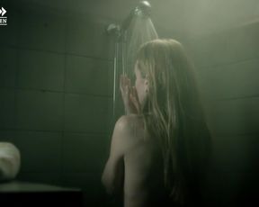 Lisa Maria Potthoff, Mathilde Bundschuh - Morderhus - Der Usedom-Krimi (2014) celeb nude scene