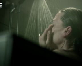 Lisa Maria Potthoff, Mathilde Bundschuh - Morderhus - Der Usedom-Krimi (2014) celeb nude scene