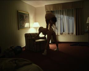 Melissa Rauch naked - The_Bronze (2015) Funny Sport Nude Scene