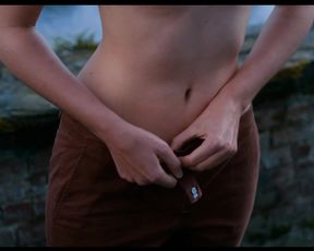 Louise Bourgoin - Je suis un soldat (2015) celeb hot scene