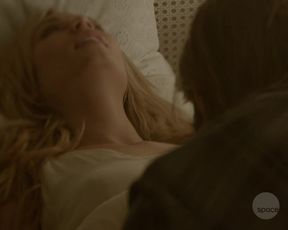 Laura_Vandervoort_-_Bitten_s01e02 (2014)