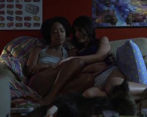 Mariana Nunes, Mari Peixoto - Blaxploitation A Rainha Negra (2014) lesbian celeb hot scene