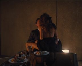 Sienna_Miller_-_High-Rise (2015)