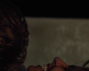 Sienna_Miller_-_High-Rise (2015)