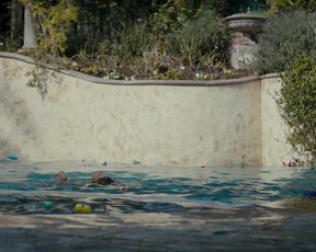 Weronika_Rosati naked -_True_Detective_s02e03 (2015) Underwater Topless Scene