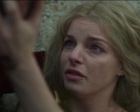 Yvonne_Catterfeld_-_La_belle_et_la_bete (2014)