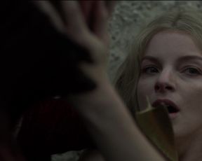Yvonne_Catterfeld_-_La_belle_et_la_bete (2014)
