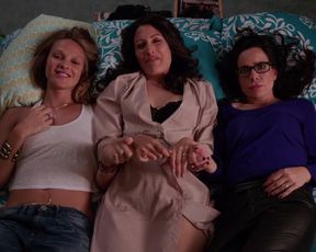 Lisa_Edelstein_-_Girlfriends__Guide_to_Divorce_s01e03 (2014)